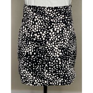 H&M Basic Black and White Miniskirt Size M